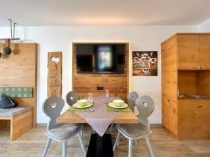 Μια τηλεόραση ή/και κέντρο ψυχαγωγίας στο Bergglück A13 Montana Haus