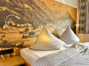 Ένα ή περισσότερα κρεβάτια σε δωμάτιο στο Bergglück A13 Montana Haus +38 φωτογραφίες