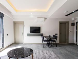 Μια τηλεόραση ή/και κέντρο ψυχαγωγίας στο Dorado Suit