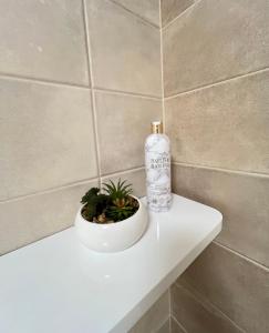 Fotografie z fotogalerie ubytování Die LUX Modern and Cozy Apartment with Free Parking v destinaci Koliba