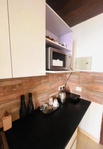 Nhà bếp/bếp nhỏ tại Panoramic City Views Chapter 2 -15th Floor Studio Apartment