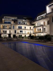 Swimmingpoolen hos eller tæt på Sailors' Park Villa Zephir