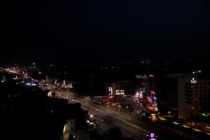 Gallery image of Panoramic City Views Chapter 2 -15th Floor Studio Apartment in Jāmb