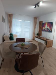 Χώρος καθιστικού στο Decebal NOHOTEL