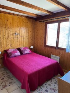 Postel nebo postele na pokoji v ubytování Charmant petit chalet cosy