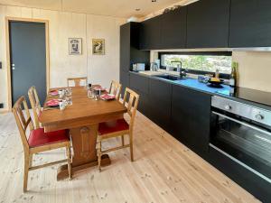 Η κουζίνα ή μικρή κουζίνα στο Architect-Designed Cabin Panoramic View