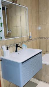 Ένα μπάνιο στο Ajman holiday home