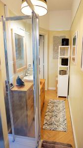 Køkken eller tekøkken på Attico elegante con splendida vista sul Po e Superga + 19 billeder