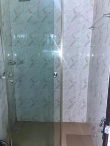 Ένα μπάνιο στο Cozy 1 Bedroom & Parlor GRA Ikeja