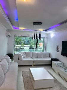 Φωτογραφία από το άλμπουμ του Cozy 1 Bedroom & Parlor GRA Ikeja σε Ikeja