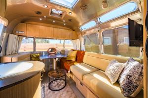 Posezení v ubytování The Outpost Grand Canyon