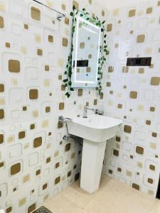 Ένα μπάνιο στο White House River Villa +73 φωτογραφίες