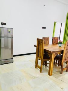 Η κουζίνα ή μικρή κουζίνα στο White House River Villa