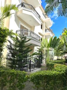 Μπαλκόνι ή βεράντα στο Luxury Beach Retreat Modern 1BR and Pool