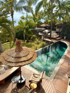 Πισίνα στο ή κοντά στο VILLA SAMAE - Vue Océan, Piscine, Jacuzzi & Charme Tropical à La Réunion