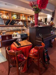 Ο χώρος του lounge ή του μπαρ στο Hotel Haus Niggemann