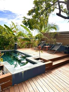 Πισίνα στο ή κοντά στο VILLA SAMAE - Vue Océan, Piscine, Jacuzzi & Charme Tropical à La Réunion +13 φωτογραφίες