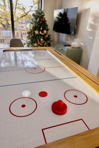 Η αίθουσα παιχνιδιών του Fun luxury stay, city walkable, Pool Table, Air Hockey, Garden, Parking, Business & Families - Oakview +35 φωτογραφίες