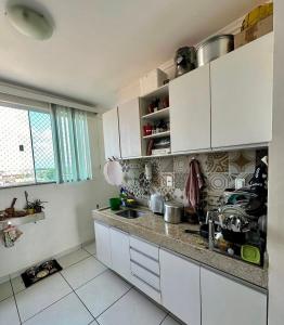 Η κουζίνα ή μικρή κουζίνα στο Apartamento com duas suítes!