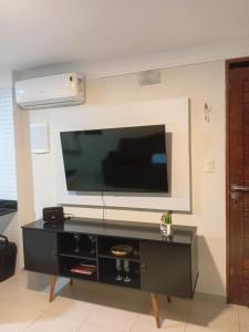 TV a/nebo společenská místnost v ubytování Apartamento na praia de Manaíra João Pessoa PB