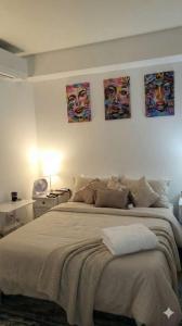 Postel nebo postele na pokoji v ubytování 1 Bedroom Apt in Luxury Building