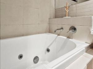 Ένα μπάνιο στο Snow Stream 8 +10 φωτογραφίες