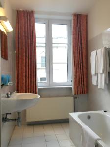 A bathroom at Hotel Claridge