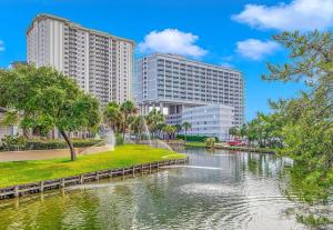 Výhled na řeku, která protéká v blízkosti prázdninového domu