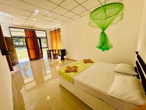 Postel nebo postele na pokoji v ubytování Paramount Safari Cottage + 52 fotografií