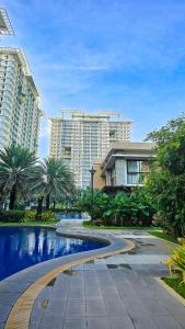 Πισίνα στο ή κοντά στο One-of-a-Kind Ocean view Haven-Jacuzzi, Massage Chair & Stunning Vista