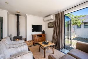 Μια τηλεόραση ή/και κέντρο ψυχαγωγίας στο Pembroke Villa