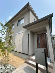 Το κτήριο όπου στεγάζεται  η βίλα