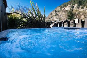 Bazén v ubytování - Kiwi Batch - Easy Walk To Town - Hot Tub - nebo v jeho okolí