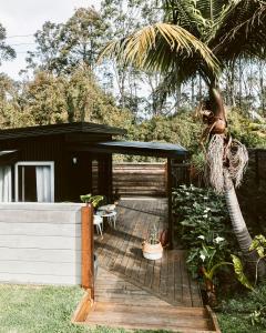 Κήπος έξω από το Tiny home, Outdoor bath, Infrared Sauna, Fire pit