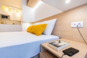 Ένα ή περισσότερα κρεβάτια σε δωμάτιο στο Azores Cozy Suite, Romantic, Free Parking