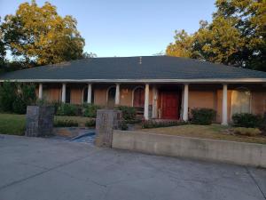 Το κτήριο όπου στεγάζεται  η βίλα