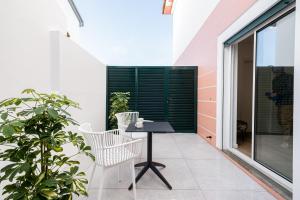 Μπαλκόνι ή βεράντα στο Azores Cozy Suite, Romantic, Free Parking