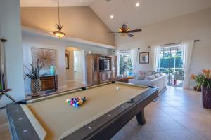 Τραπέζι μπιλιάρδου στο Villa Piloto, Spacious 3BR Heated Pool