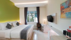 Μια τηλεόραση ή/και κέντρο ψυχαγωγίας στο Patra Bandung Hotel