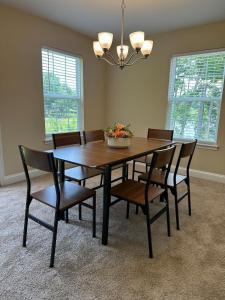 Φωτογραφία από το άλμπουμ του The Red Nest at High Rock Lake σε Λέξινγκτον