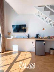 Кухня или мини-кухня в ALAN Pool Villa Bangsaen อารัญ พูลวิลล่า บางแสน
