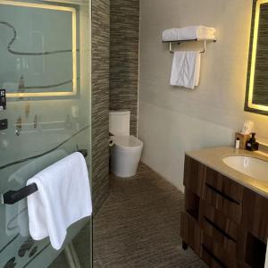 Gallery image of 上海浦东机场华美达安可酒店-免费提供24小时浦东机场班车十分钟到达候机楼出发层 in Shanghai +104 photos