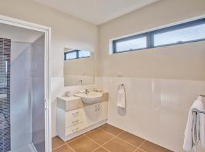 O baie la Georges Bay Luxury +11 fotografii