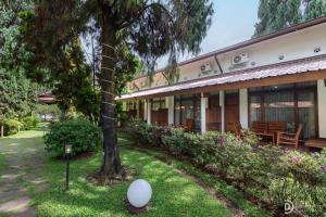 Zahrada ubytování Hotel Grand Panorama Lembang