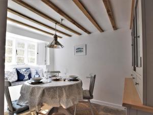 Et opholdsområde på 2 Bed in Burton Bradstock DC166