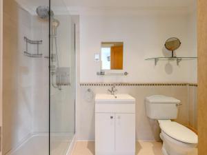 Et badeværelse på 4 Bed in Swanage 78838 + 50 billeder