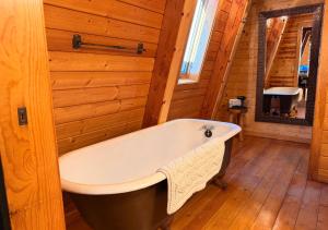 Φωτογραφία από το άλμπουμ του Show Low A-Frame Retreat - Sleeps 12, 3 bedrooms, 3 baths, Fenced yard, RV parking, Pet Friendly σε Show Low +24 φωτογραφίες