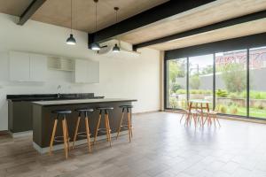 Η κουζίνα ή μικρή κουζίνα στο Silvertop - A magical apartment with great view