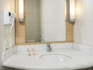 Ένα μπάνιο στο ibis Recife Boa Viagem +93 φωτογραφίες
