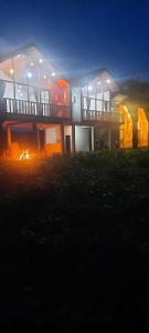 Budova, kde se vila nachází + 1 fotografie